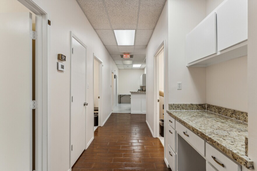 More Photos Of 912 Wright St, Arlington Medical For Sale