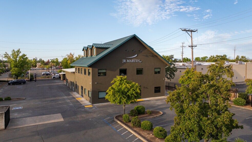 More Photos Of 1155 Del Monte St, Redding Office For Lease