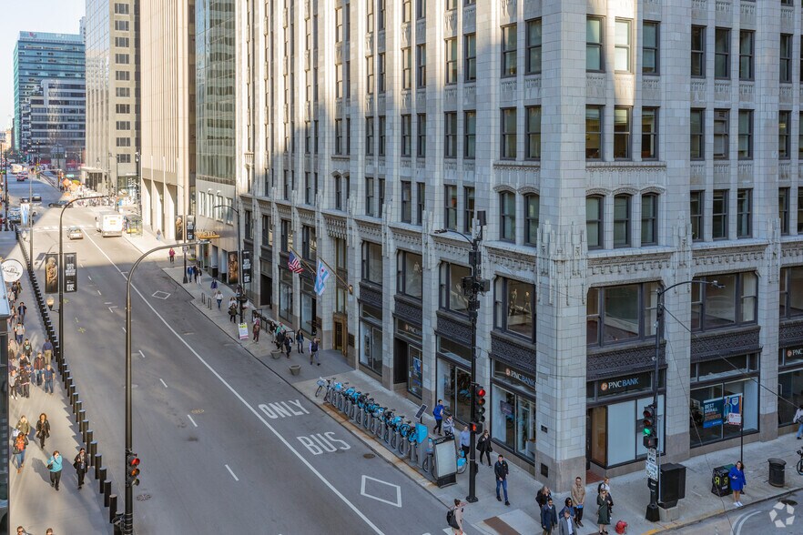 More Photos Of 300 W Adams St, Chicago Office For Sale