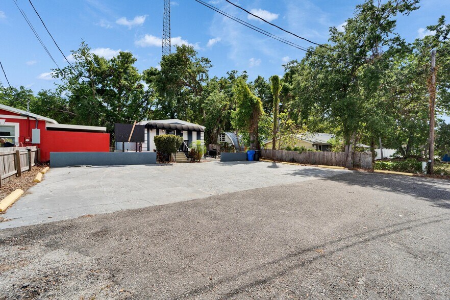 More Photos Of 126 Ridgewood Ave, Brandon Office Residential For Sale