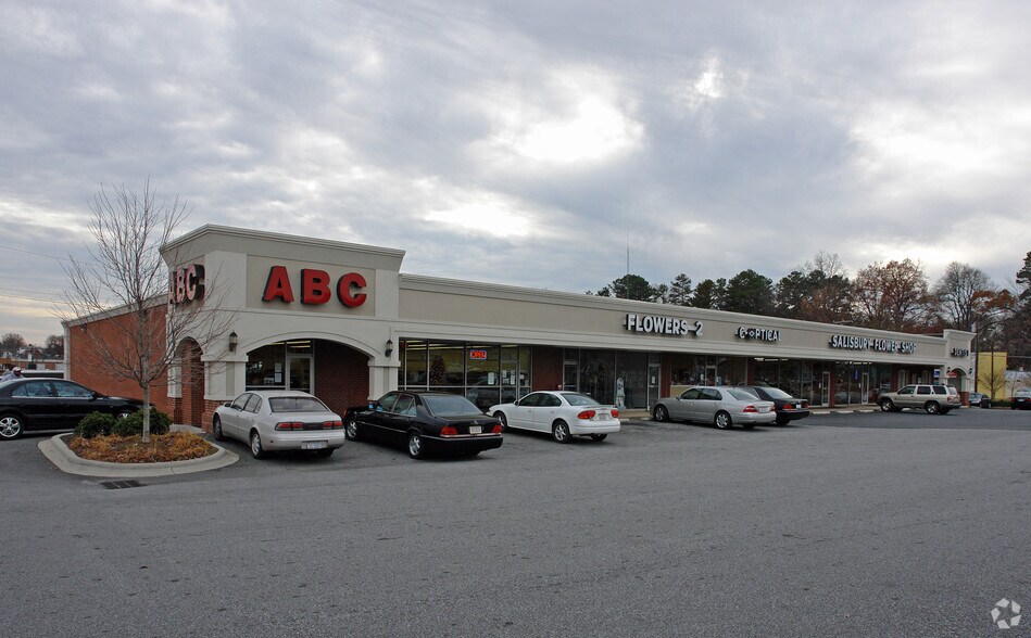 More Photos Of 1818 W Innes St, Salisbury Unknown For Lease
