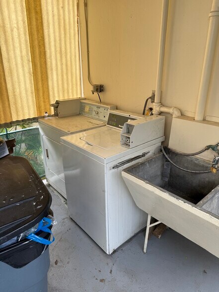 More Photos Of 2406 Kuhio Ave, Honolulu Apartments For Sale