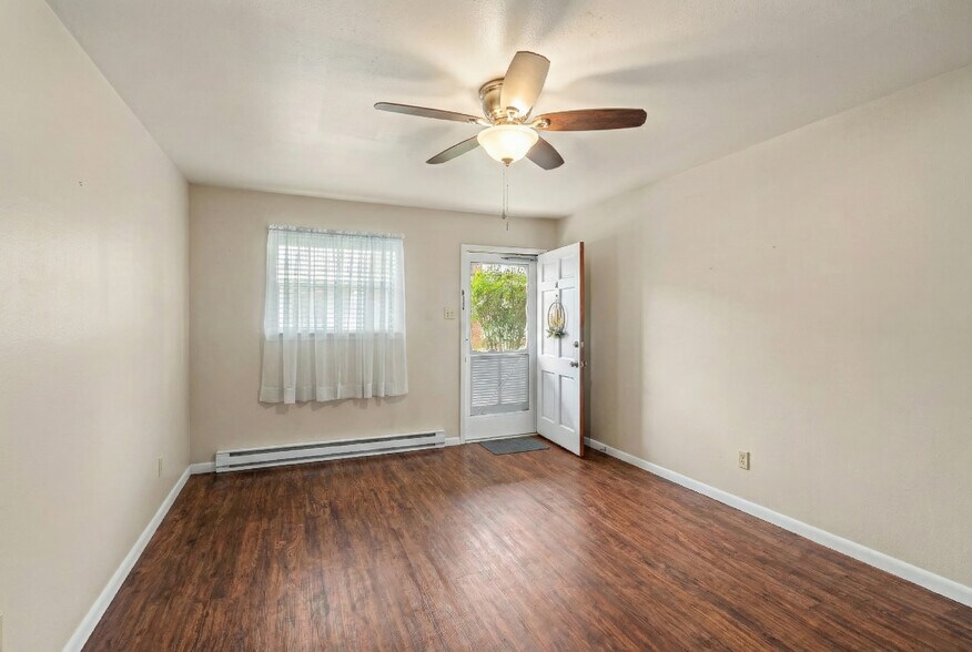 More Photos Of 401 E Main St, Brenham Apartments For Sale