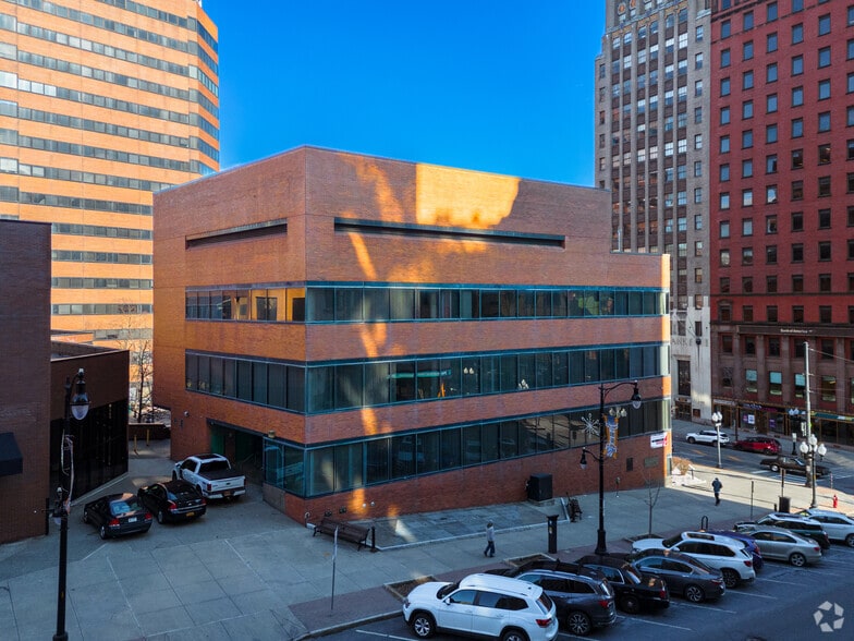More Photos Of 10 N Pearl St, Albany Office For Lease