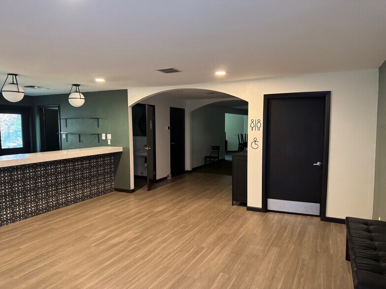 More Photos Of 1505 E Portland Rd, Newberg Restaurant For Lease