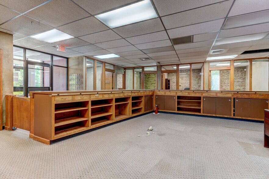 More Photos Of 3311 Burlington Rd, Greensboro Office For Sale