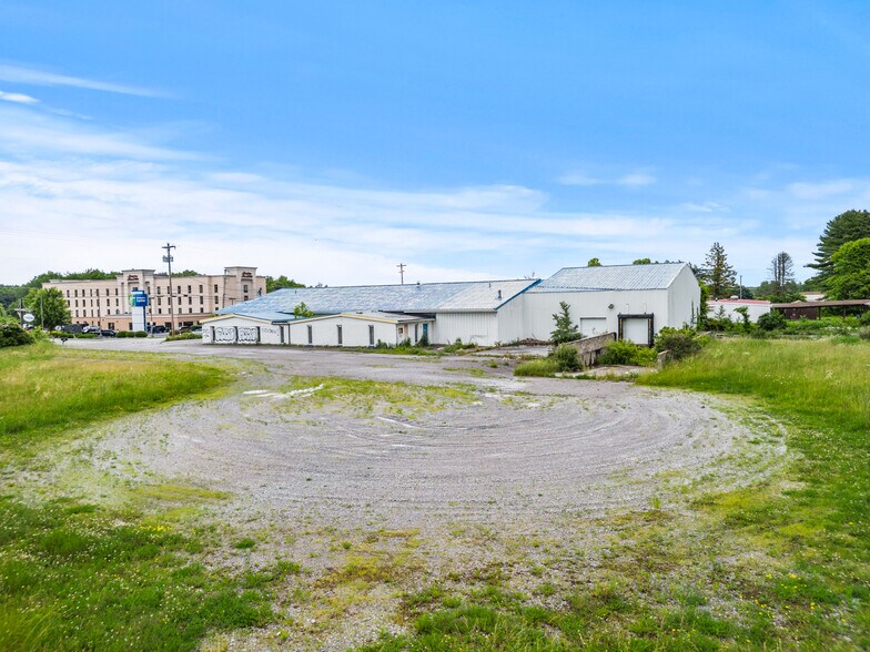 More Photos Of 1983 Leesburg Grove City Rd, Mercer Warehouse For Sale