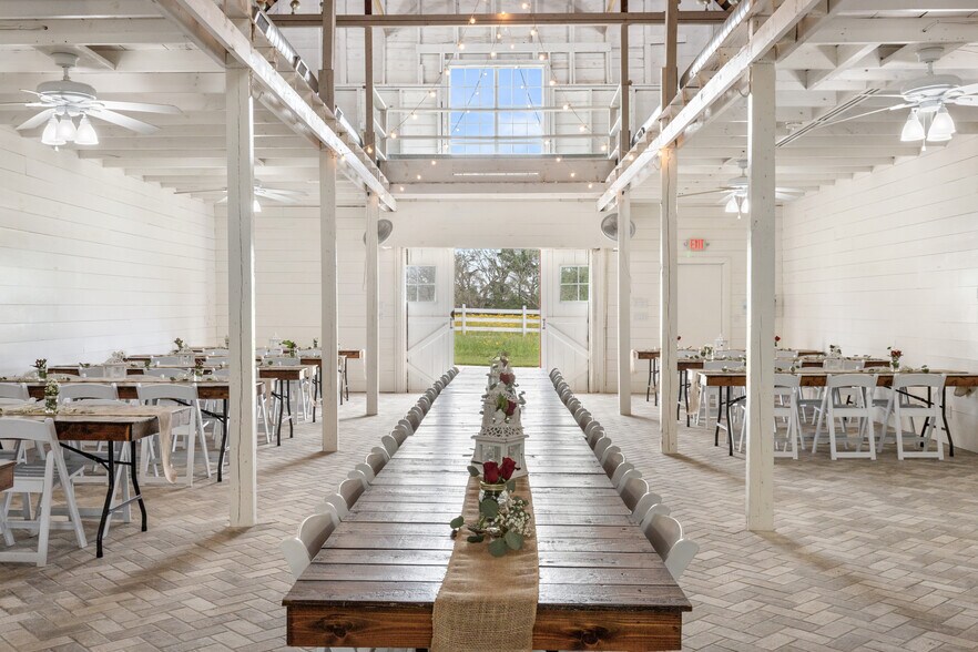 More Photos Of 53447 Highway 290, Hempstead Specialty For Sale