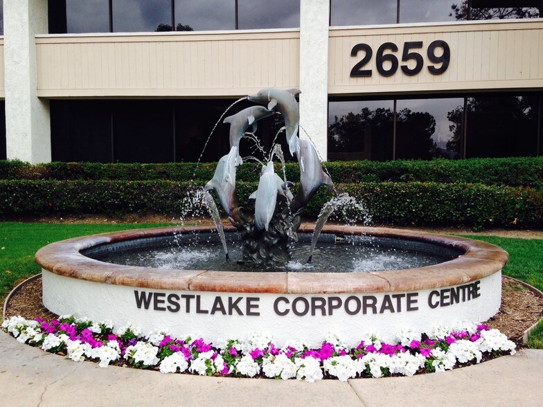 More Photos Of 2659 Townsgate Rd, Westlake Village Office For Lease
