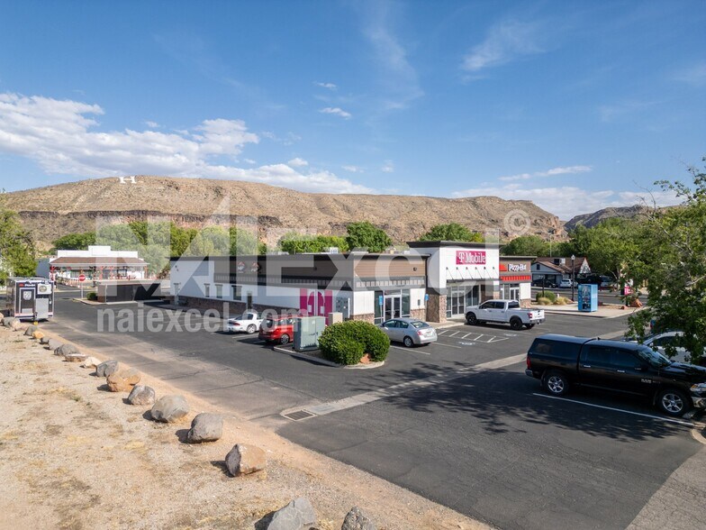 More Photos Of 222 W State St, Hurricane Storefront Retail Office For Sale