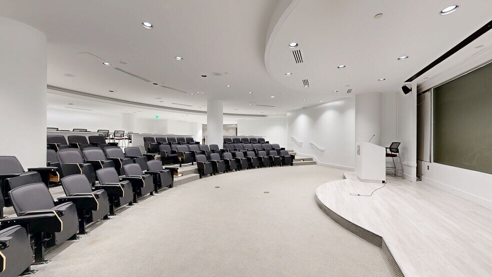 Primary Photo Of 1595 Spring Hill Rd, Vienna Unknown For Lease