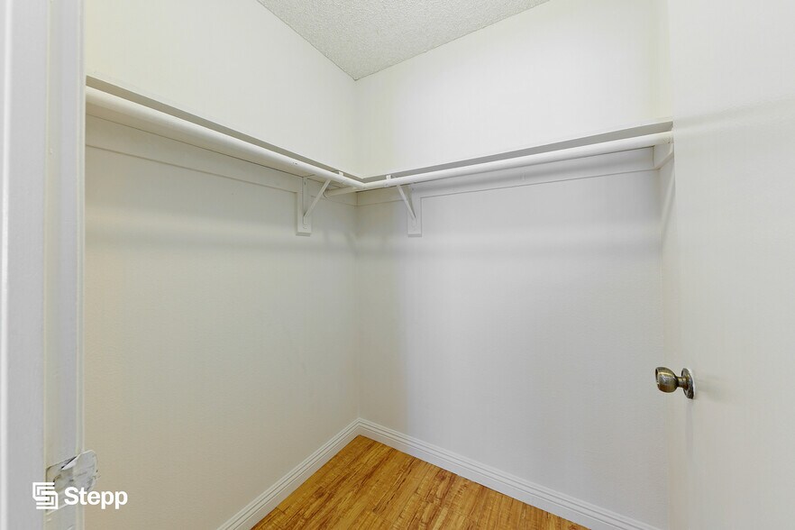 More Photos Of 424 S Commonwealth Ave, Los Angeles Apartments For Sale