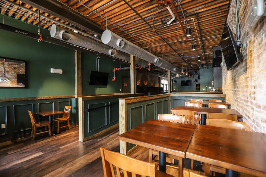 More Photos Of 109 S Main St, Gainesville Restaurant For Sale