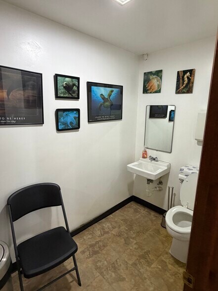 More Photos Of 103 S Milton Rd, Flagstaff General Retail For Lease