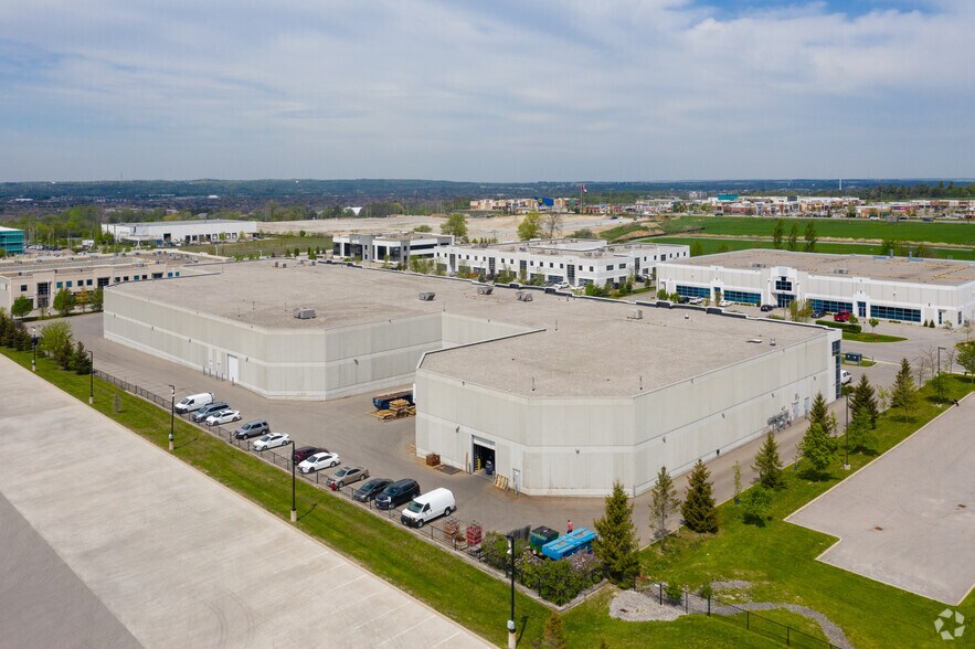 More Photos Of 159 Don Hillock Dr, Aurora Warehouse For Lease
