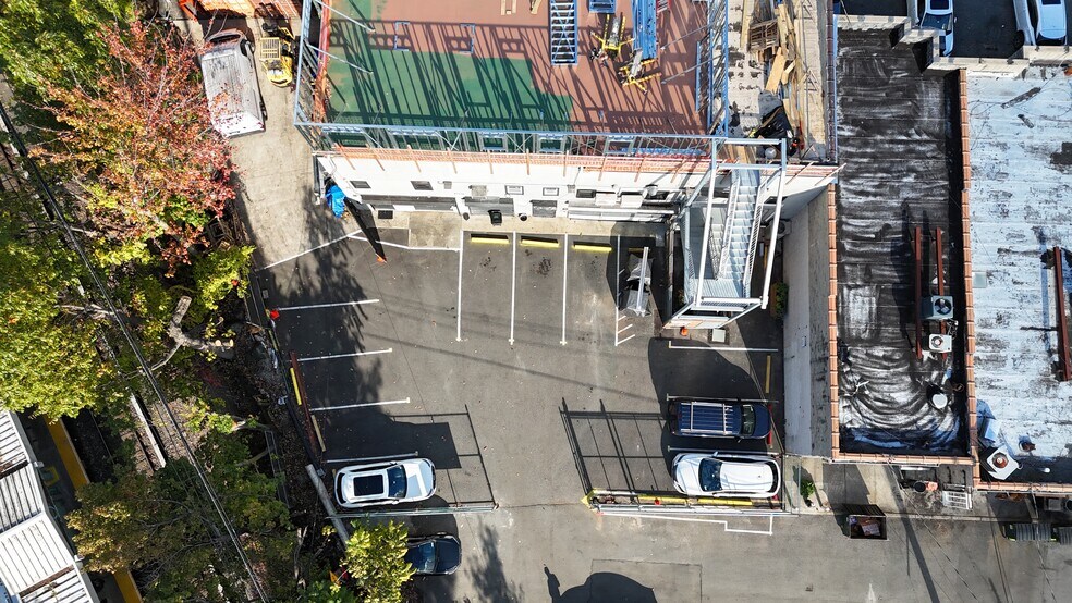 More Photos Of 2100 Clove Rd, Staten Island Storefront For Lease