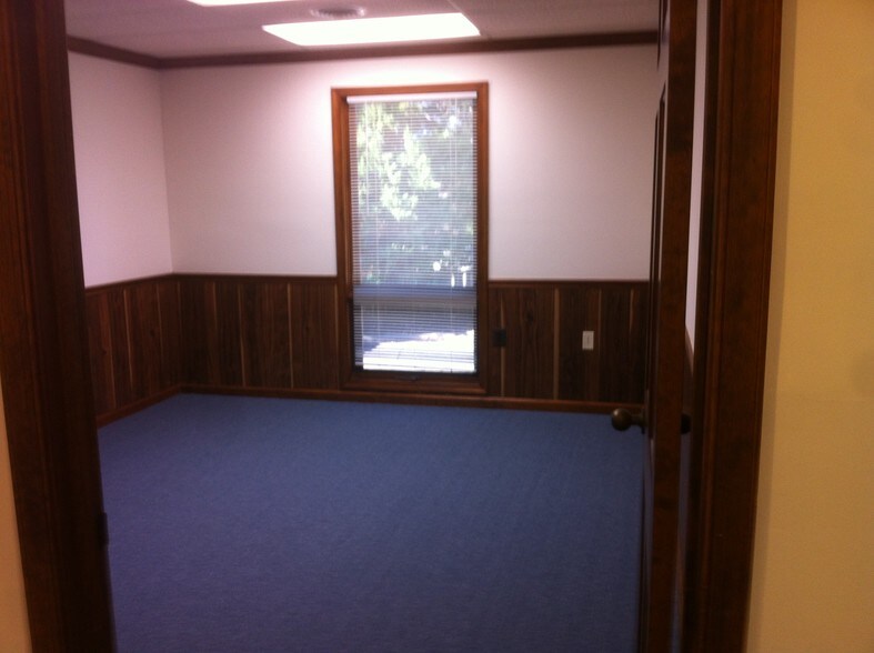 More Photos Of 10805 Main St, Fairfax Medical For Sale