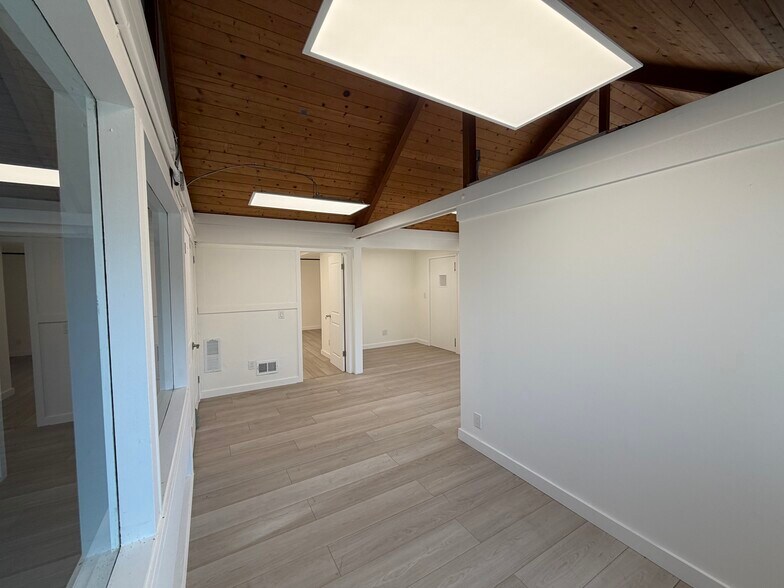 More Photos Of 943 Sir Francis Drake Blvd, Greenbrae Freestanding For Lease