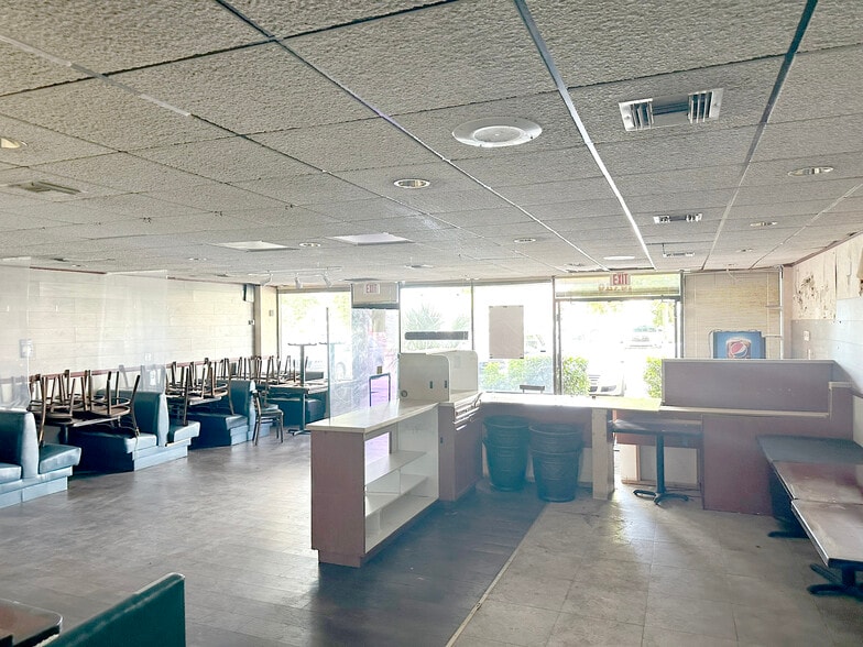 More Photos Of 19325-19371 S Dixie Hwy, Miami Storefront For Lease