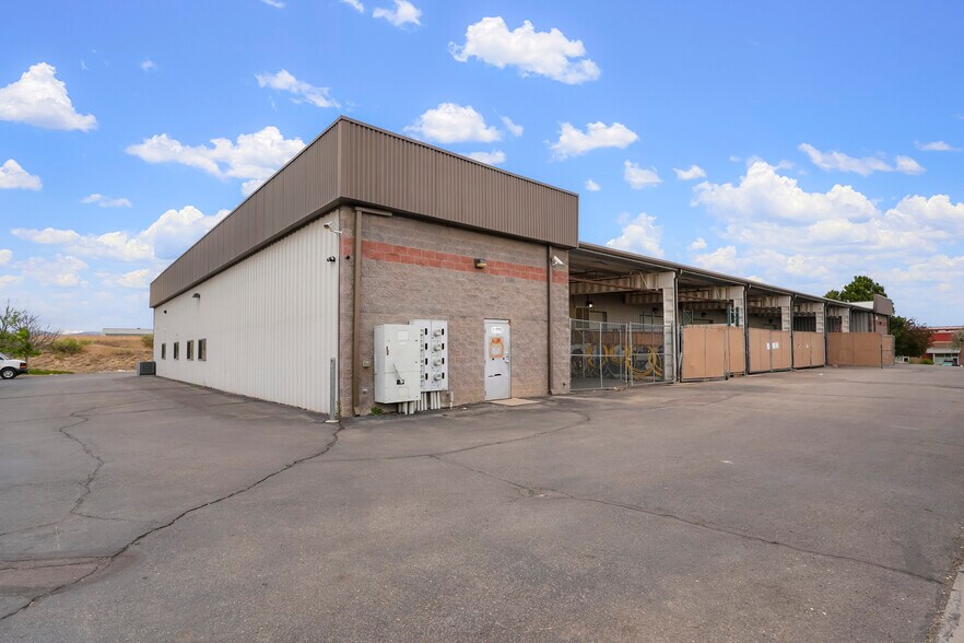 More Photos Of 1740 Skyway Dr, Longmont Warehouse For Lease