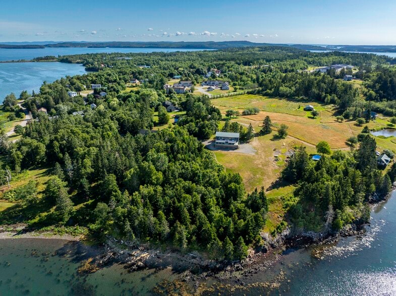 More Photos Of 54 Toll Bridge Rd, Eastport Hotel For Sale