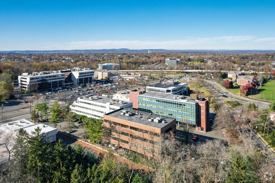 More Photos Of 350 W Passaic St, Rochelle Park Unknown For Lease