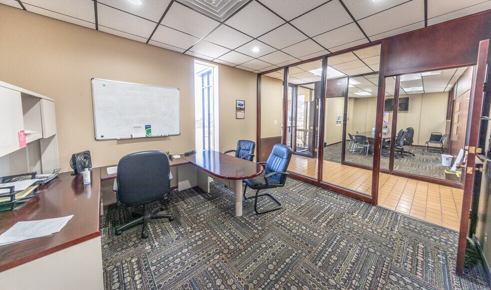 More Photos Of 23 Briercroft Office Park, Lubbock Office For Lease