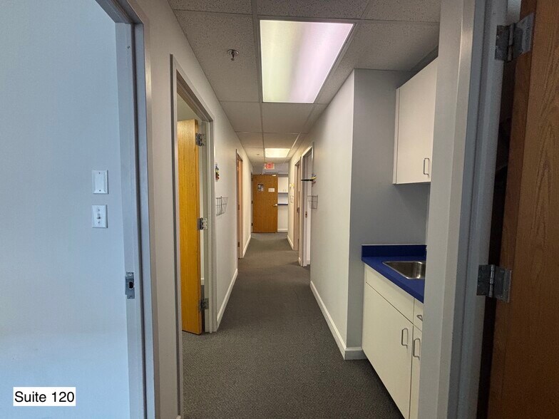 More Photos Of 14100 Fivay Rd, Hudson Medical For Lease