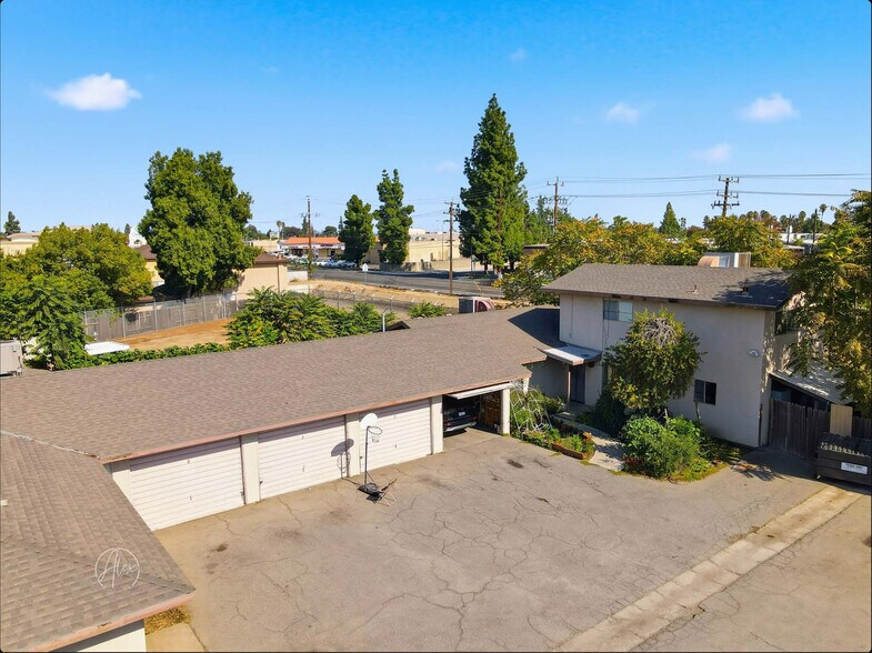 More Photos Of 1912 Hasti Acres Dr, Bakersfield Multifamily For Sale