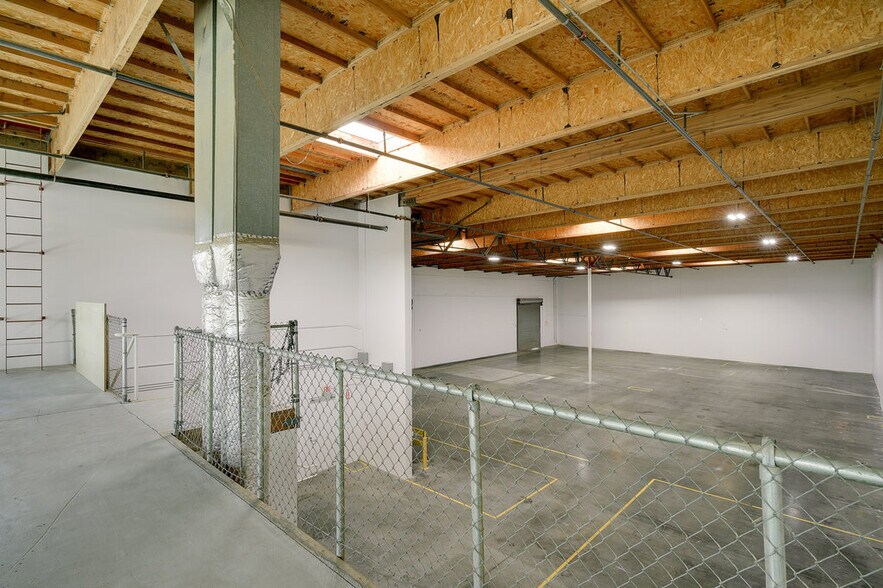 More Photos Of 8594 Siempre Viva Rd, San Diego Manufacturing For Lease