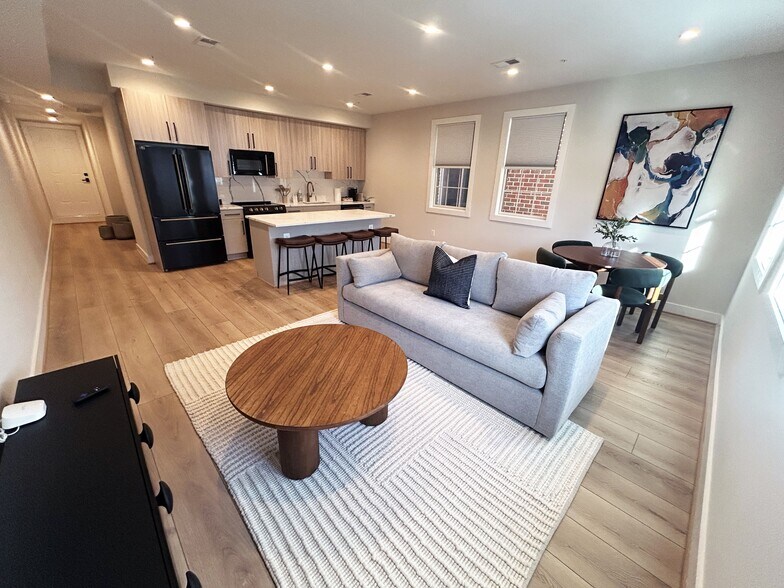 More Photos Of 2735 Connecticut Ave NW, Washington Apartments For Sale