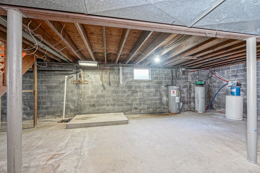 More Photos Of 73 Berlin Cross Keys Rd, Williamstown Specialty For Sale