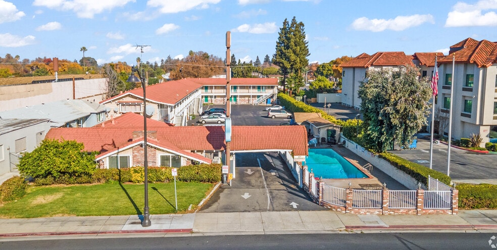 More Photos Of 2465 El Camino Real, Santa Clara Hotel For Sale