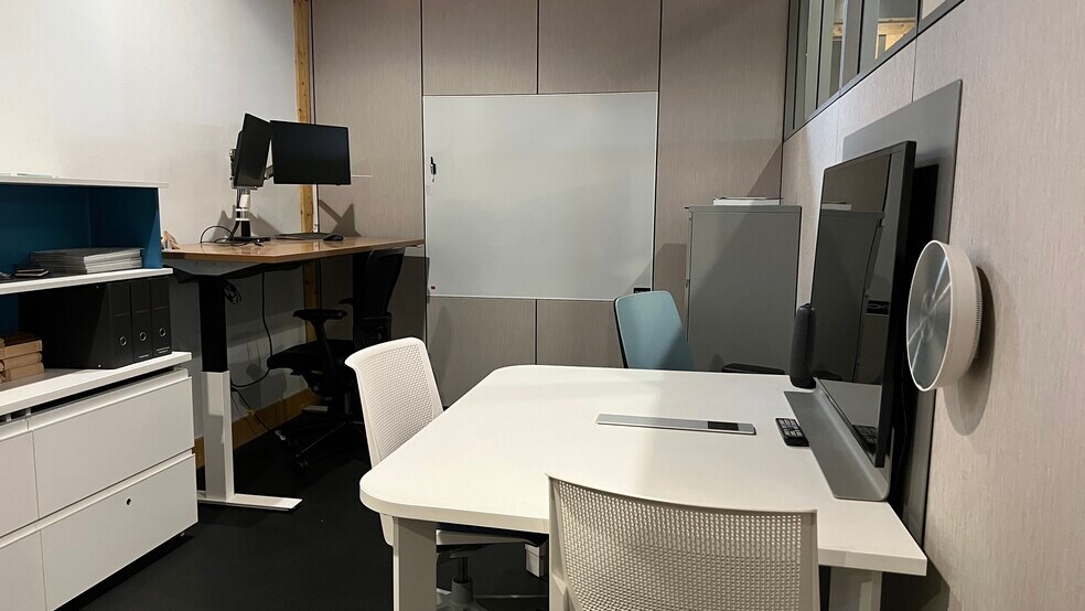 More Photos Of 111 W Lewis St, Greensboro Office For Lease