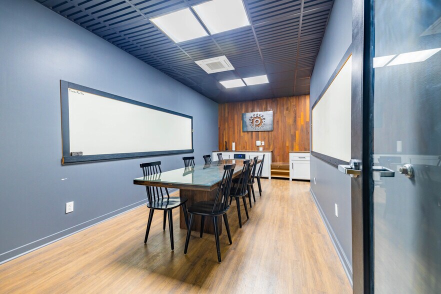 More Photos Of 1501-1515 W Lafayette Blvd, Detroit Manufacturing For Sale