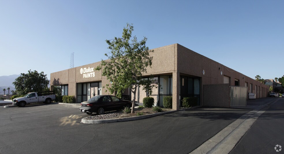 More Photos Of 41-905 Boardwalk, Palm Desert Showroom For Lease