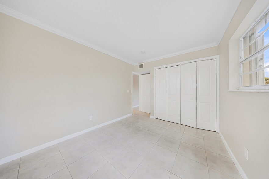 More Photos Of 1800 NE 170th St, Miami Apartments For Sale