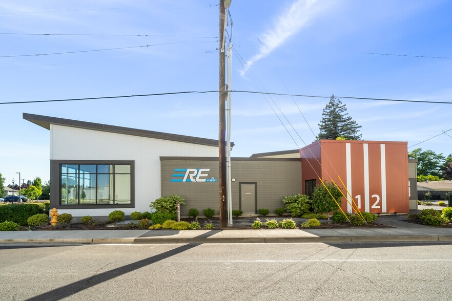 More Photos Of 1025 2nd St NW, Salem Medical For Sale