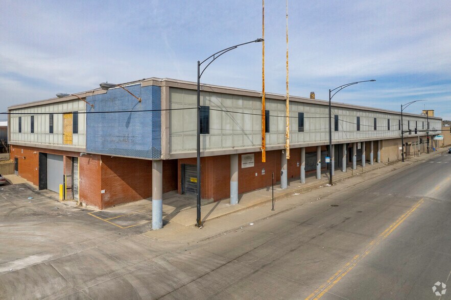 Primary Photo Of 500 N Pulaski Rd, Chicago Warehouse For Lease