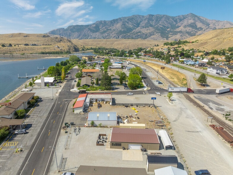 More Photos Of 102 E Lakeshore Dr, Pateros Auto Repair For Sale