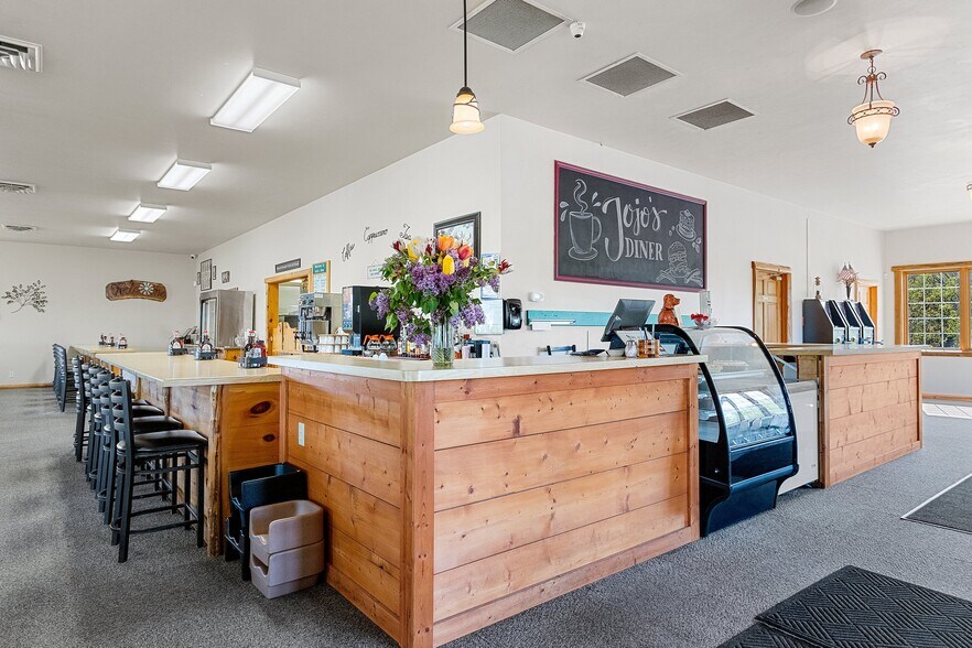 More Photos Of 5774 Duame Rd, Stiles Restaurant For Sale