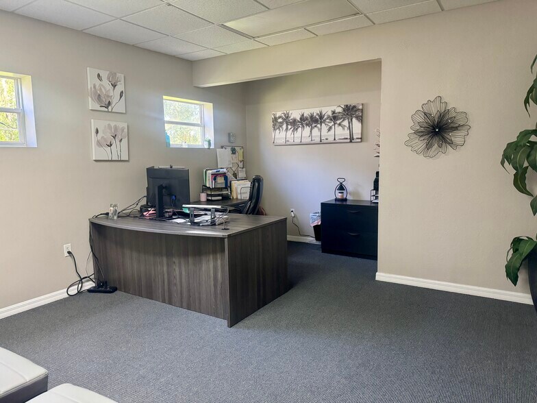 More Photos Of 6616-6636 Rowan Rd, New Port Richey Office For Lease