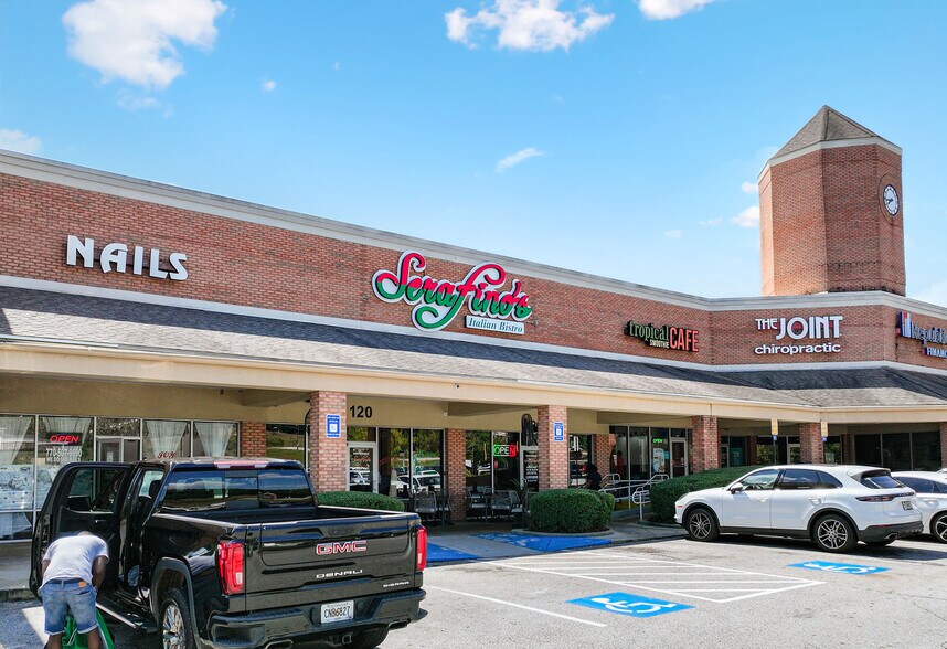 More Photos Of 909 Eagles Landing Pky, Stockbridge General Retail For Lease