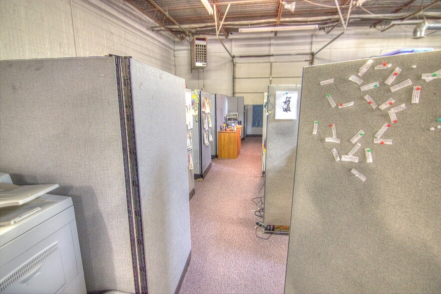 More Photos Of 530 Compton St, Broomfield Flex For Lease