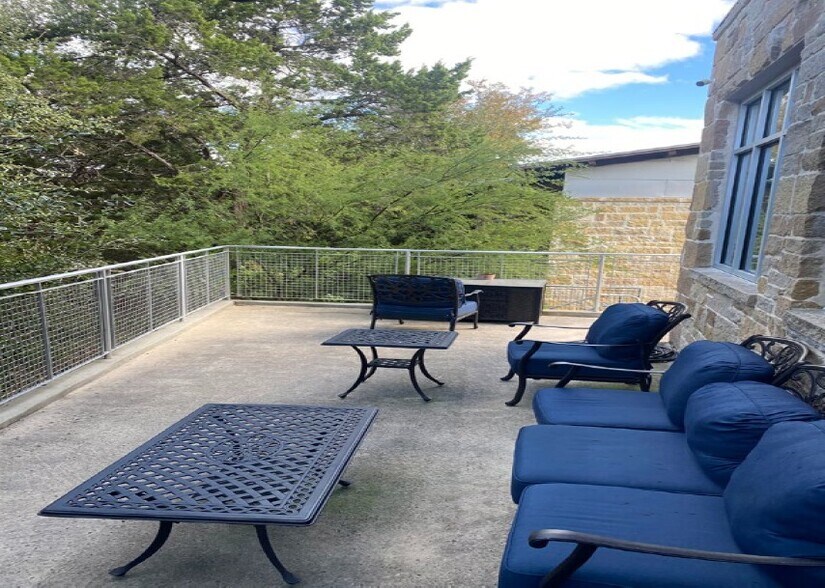 More Photos Of 16118 Via Shavano, San Antonio Loft Creative Space For Lease