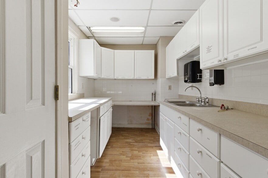 More Photos Of 1910 Virginia Ave, Connersville Healthcare For Sale