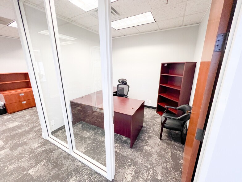 More Photos Of 400 W Illinois Ave, Midland Office For Lease