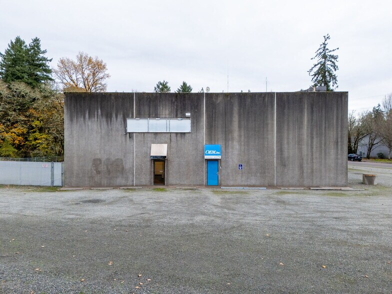 More Photos Of 1555-1557 SE Crystal Lake Dr, Corvallis Warehouse For Lease
