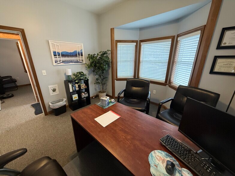 More Photos Of 624 E Main St, Lancaster Office For Lease