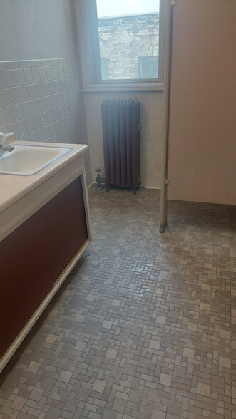 More Photos Of 2-4 E Main St, Watertown Storefront Retail Office For Lease